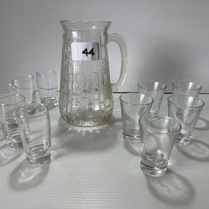 Lote anterior: Jarra de Vidrio con 10 Vasos Shots