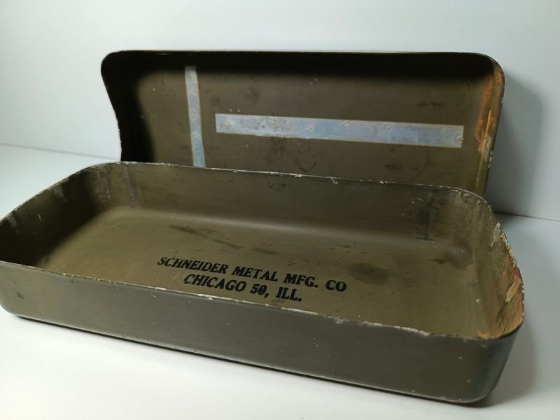 Caja de lata utilizada por las fuerzas militares americanas en la Segunda Guerra Mundial - imagen 2