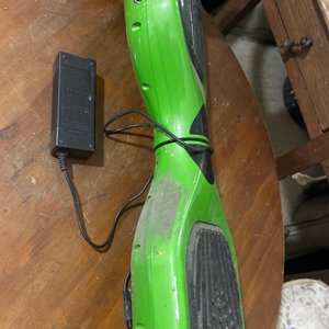 Lote siguiente: Patineta Eléctrica Verde Funciona