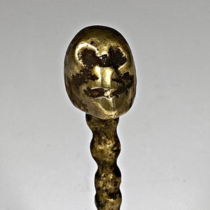 Campanilla de Bronce con Cabo de Cráneo - Altura 14 cm - imagen 3
