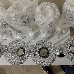 Set de 10 Candelabros Decorativos con Cristales y Base Metálica - imagen 6