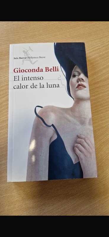 Lote anterior: Libro: El intenso calor de la luna. Gioconda Belli