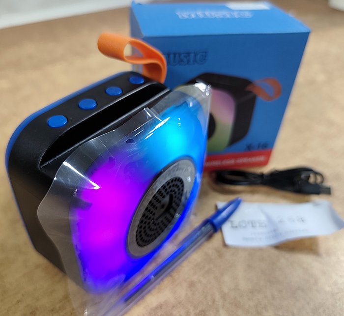 Altavoz Portátil con Bluetooth, Recargable y Luces LED - imagen 3