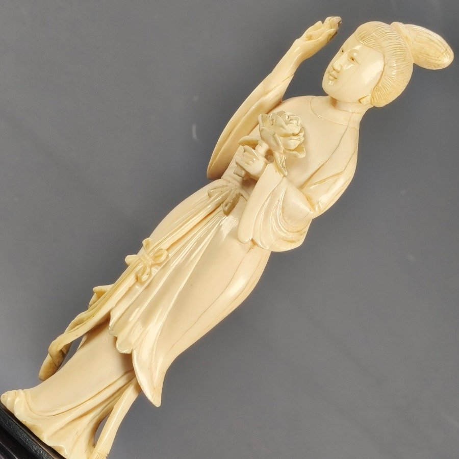 Figurina de Geisha en Madera con Marfil - imagen 9