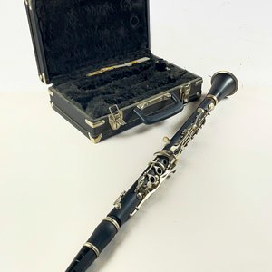 Clarinete Veril con Estuche y Accesorios - imagen 2