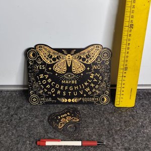 Tabla Ouija de Madera Fina con Puntero Corazón - imagen 2