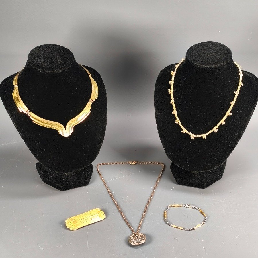 Item 16398 - Image 0