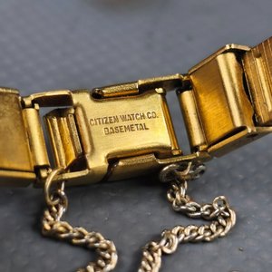 Dos Relojes de Dama Dorados: Citizen Octogonal y Antiguo Águila 17 Rubíes - imagen 7