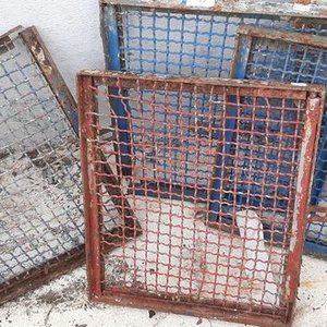 4 Puertas de Hierro con Tejido Metálico y Marco de Ángulo - imagen 1