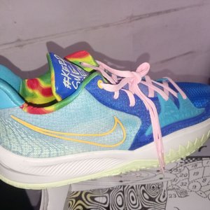 Championes de Basquetbol Nike Kyrie, Talle 49-50, Nuevos - imagen 2