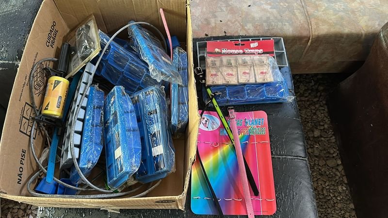 Lote siguiente: Caja con cubeteras y accesorios