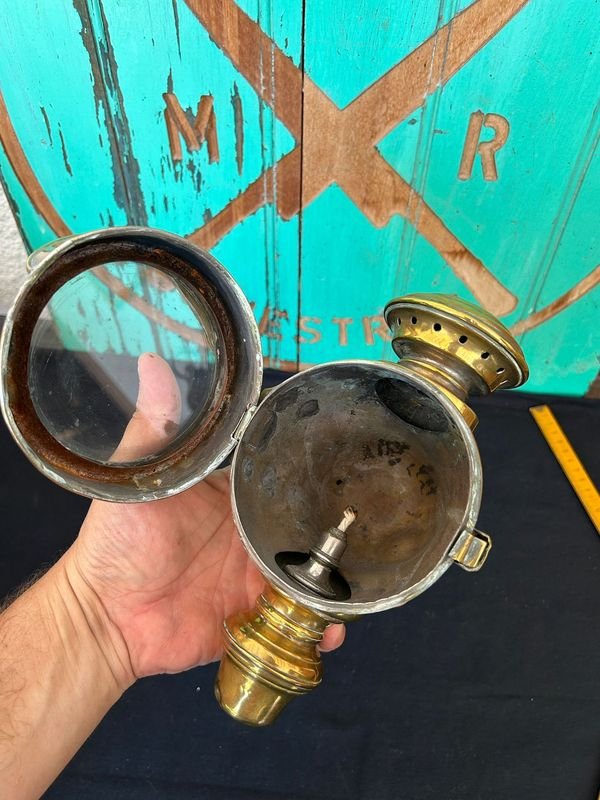 Importante farol a combustible de los primeros autos todo bronce exelente estado - imagen 4