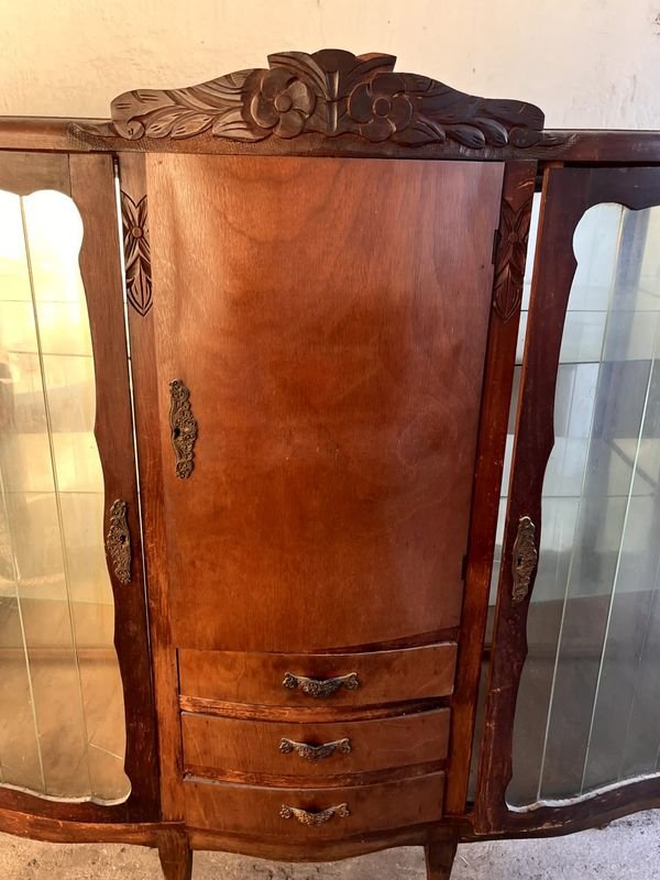 Muebles de lujo con detalles ornamentales y hardware de bronce - imagen 5