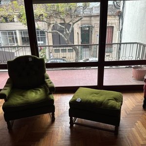 Sillón de Madera con Respaldo Capitaneado Tapizado Verde - imagen 3