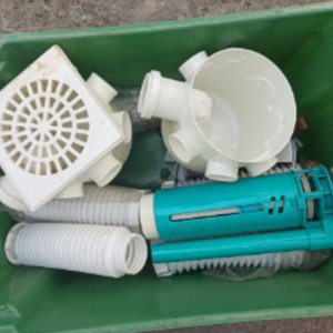 Lote anterior: Lote de Accesorios para Baño: Sifones, Bajadas y Cámaras de Piso