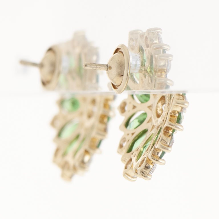 Pare de caravanas de oro con circonias y piedras verdes - imagen 2