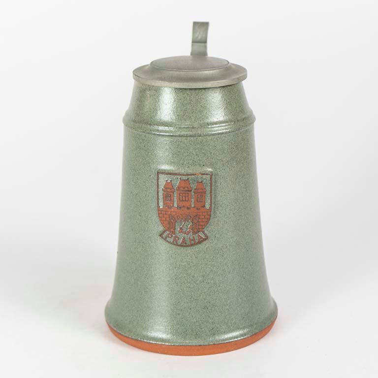 Lote siguiente: Jarra de cerveza de gres con tapa de peltre - Medidas: alto 16cm