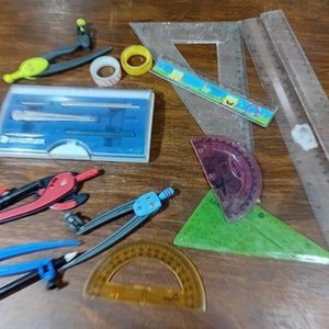 Set de Geometría: Reglas, Escuadras, Compases y Transportador - imagen 1