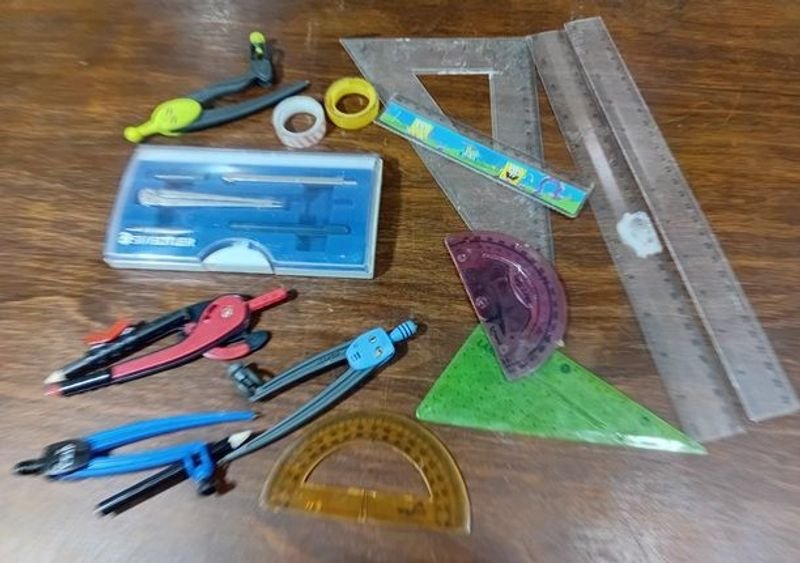 Set de Geometría: Reglas, Escuadras, Compases y Transportador