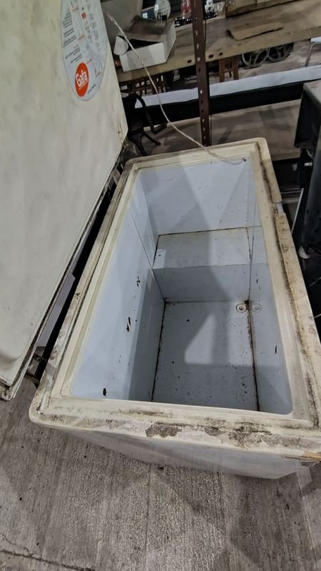 Congelador Horizontal en Mal Estado - imagen 3