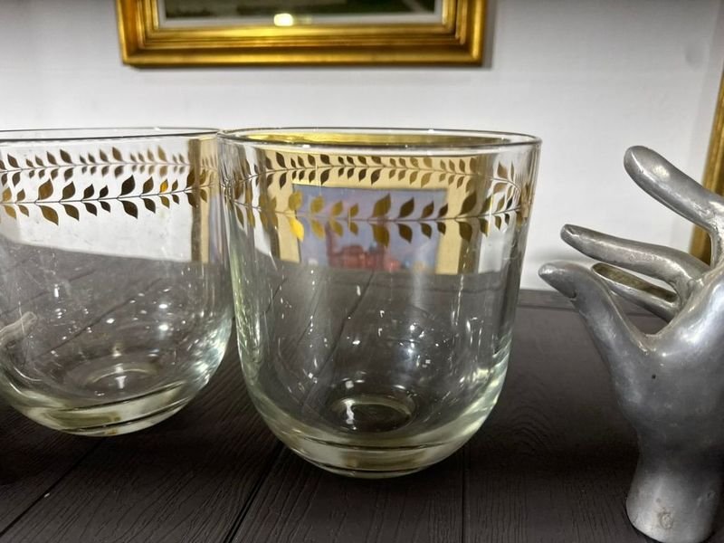 Dos vasos de cristal con patrones de hoja de oro de Zara Home - imagen 3
