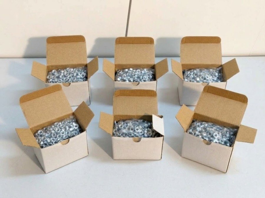 6 Cajas de Tornillos con Tuercas Metálicas