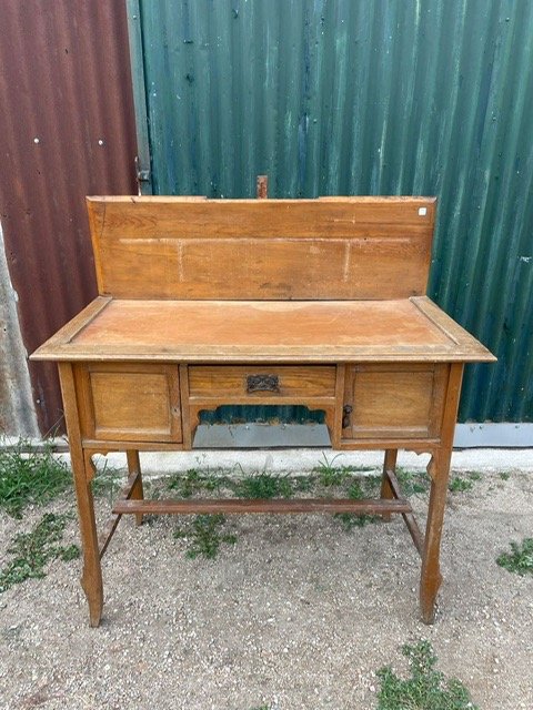 Item 27987 - Image 0