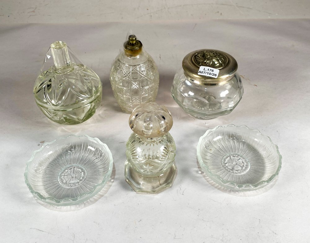 Conjunto de 6 Piezas de Tocador de Vidrio y Metal Labrado
