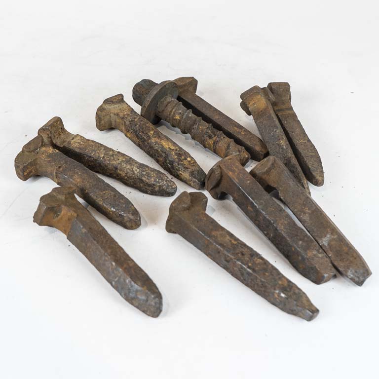 Lote anterior: 11 clavos de hierro - Medidas: 12 y 11cm 