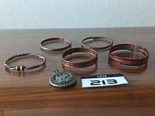 Lote de 5 Pulseras de Cobre y Metal con Medalla Souvenir de Francia - imagen 1