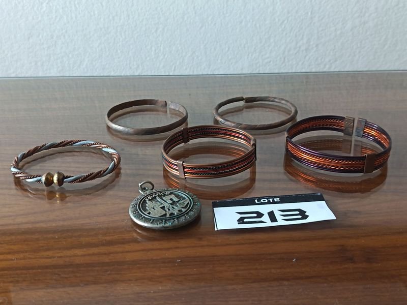 Lote de 5 Pulseras de Cobre y Metal con Medalla Souvenir de Francia