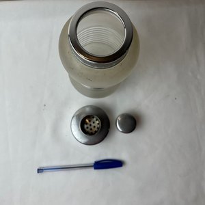 Antigua Coctelera de Vidrio Esmerilado con Tapa Metálica - imagen 5