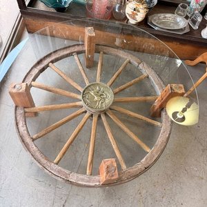 Mesa Ratona Rústica con Rueda de Carro Original y Tapa de Vidrio - imagen 7