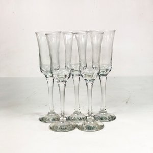 Lote siguiente: Juego de 5 Copas Flauta Hialinas de Cristal