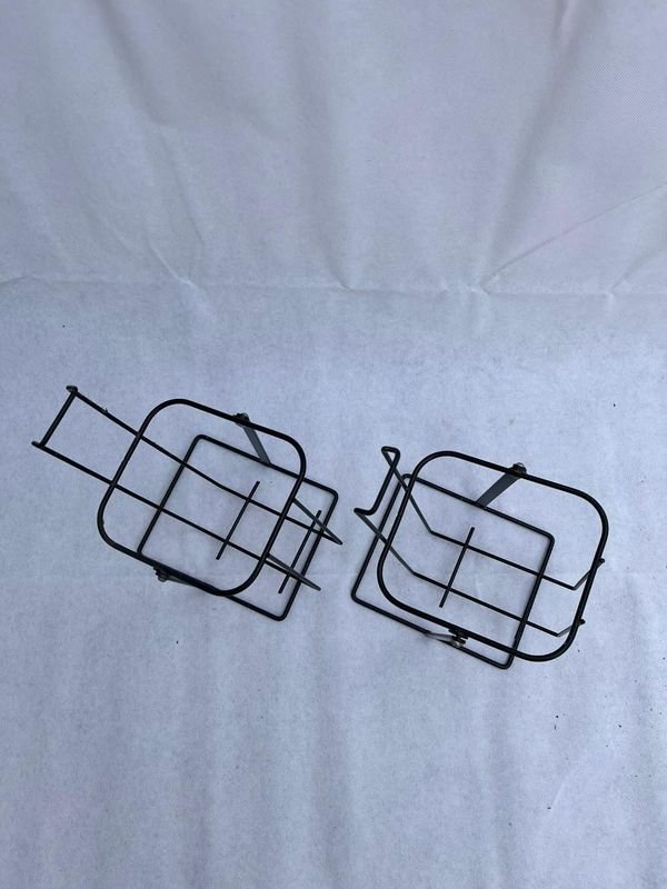 Dos gira bidones - botellas de metal - imagen 4