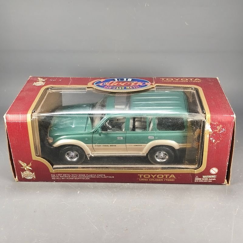 Toyota Land Cruiser Die-cast Modelo en Escala 1:18 - imagen 2