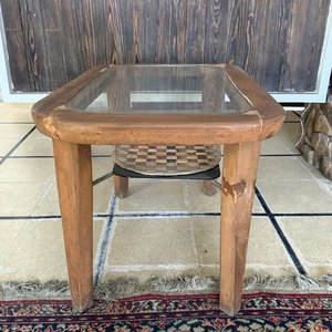 Mesa de Centro de Madera con Tapa de Vidrio y Bandeja Tejida - imagen 3