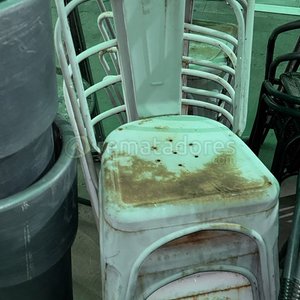Lote anterior: Lote de Sillas Metálicas Blancas Estilo Industrial