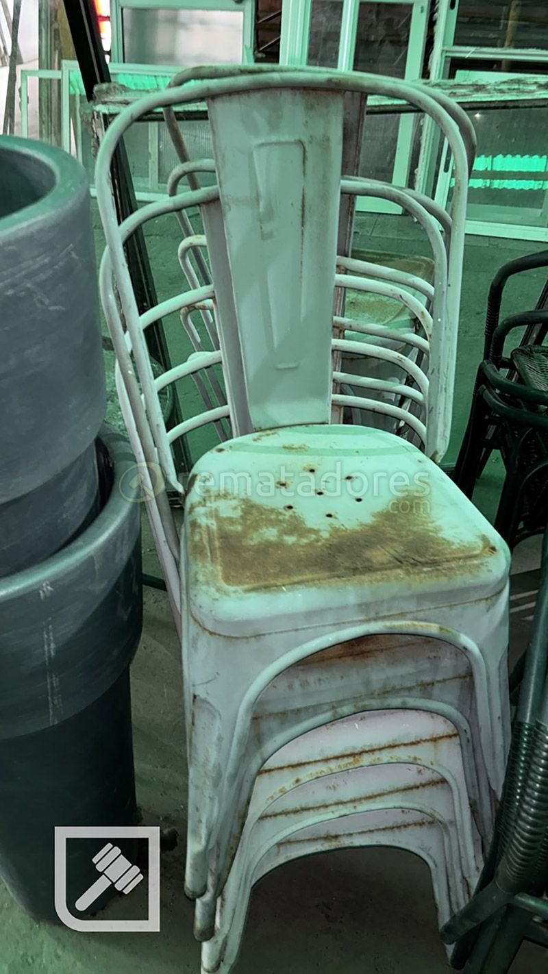 Lote de Sillas Metálicas Blancas Estilo Industrial
