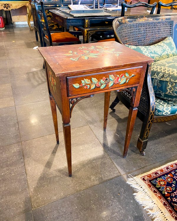Mesa Auxiliar Antigua con Decoración Floral Pintada - imagen 1