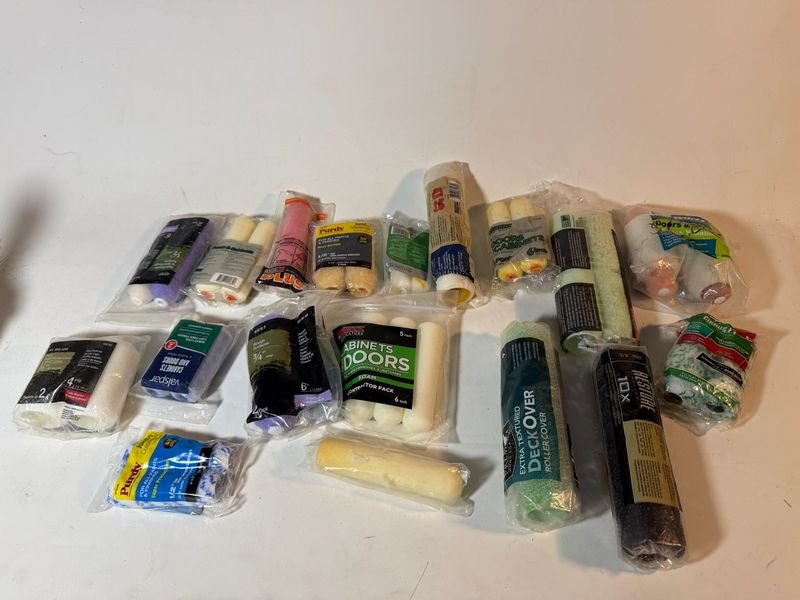 Lote de Rodillos Nuevos para Pintar: Variedad de Texturas y Materiales