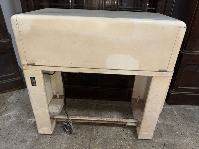 Antigua plancha Frigidaire en mal estado - imagen 13