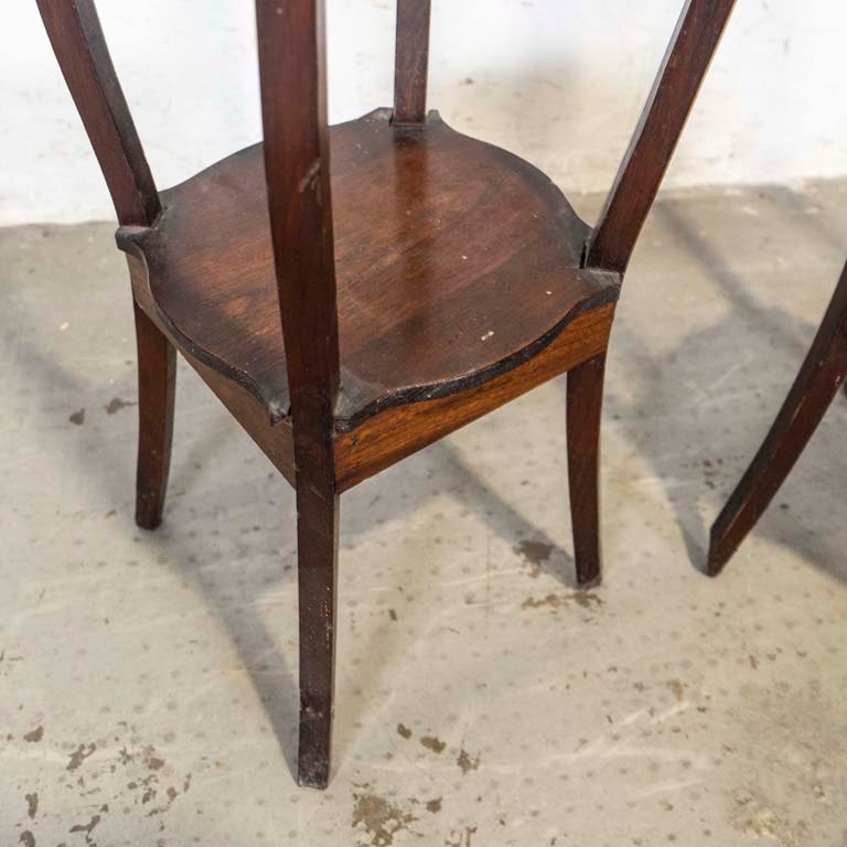 Pedestales altos de madera con estantes inferiores para decoración - imagen 2