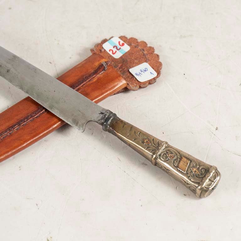 Cuchillo de mango plateria criolla con inicial R - imagen 2