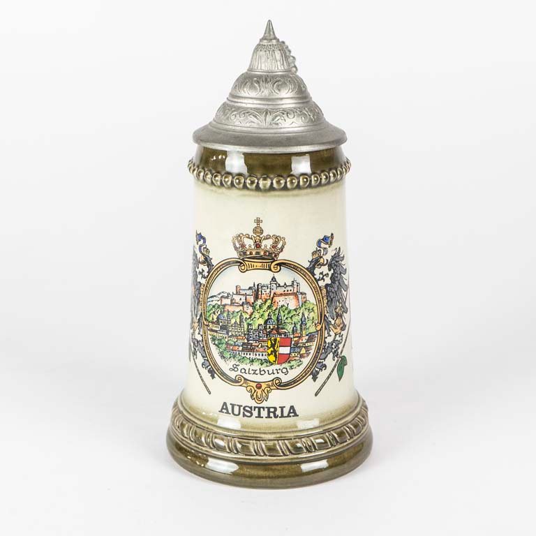 Jarra de cerveza austriaca con escena de Salzburgo y tapa de peltre - imagen 1