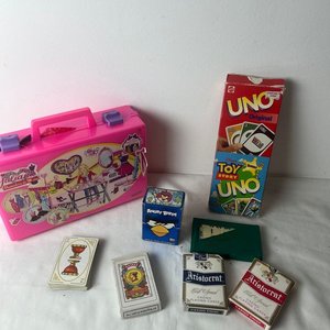 Lote anterior: Lote de Juegos: Cartas, Dominó y Maletín Barbie Diseñadora