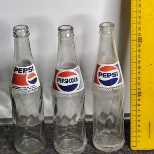 3 Botellas de Vidrio Pepsi-Cola Antiguas Coleccionables - imagen 1
