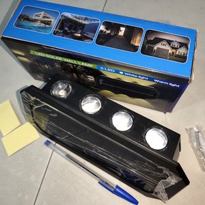 Foco LED Solar de Pared con Sensor, 8 Luces, Recargable, Nuevo en Caja - imagen 3