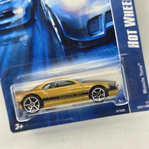 Hot Wheels Muscle Tone "Adler/MT" Dorado - imagen 2