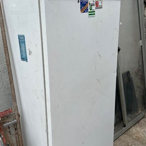 Lote anterior: Heladera Blanca Antigua
